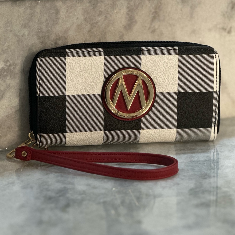 Mia K Wallet